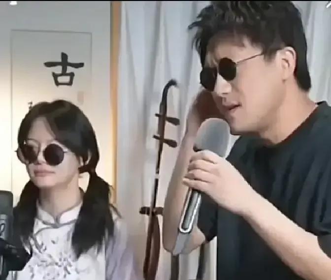 直播间满屏刷《惜霜雪》，二饼突然掐断打赏：“这钱我不赚，也不能让力哥再掉一滴泪”