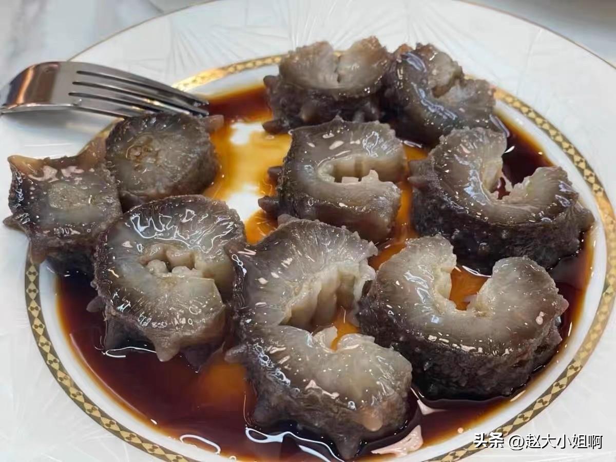 谁有钱了不想追求健康? 这两天发即食鲜海参。
也收到了不少朋友的咨询疑问。
有朋