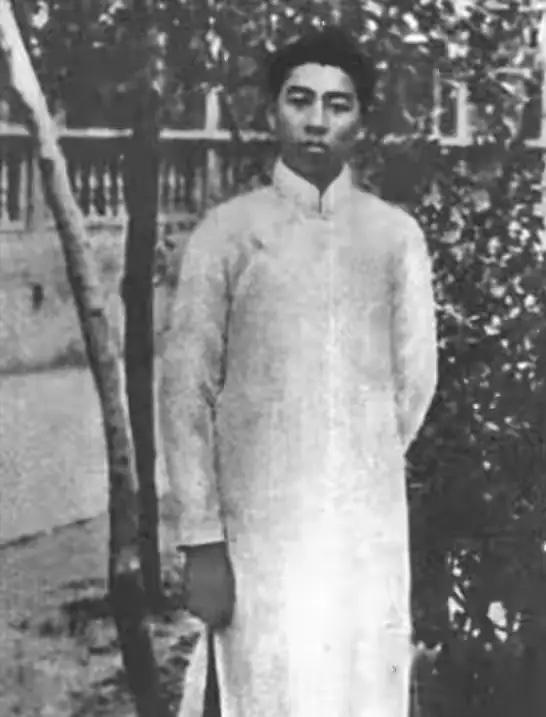 纪念周恩来总理诞辰128周年！50多年革命生涯，26载总理重任，周总理的名字，深