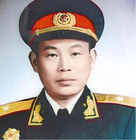 1953年，西康军区司令员刘忠，听说母亲尚在人世，就带妻子回家探亲，回家后，他见