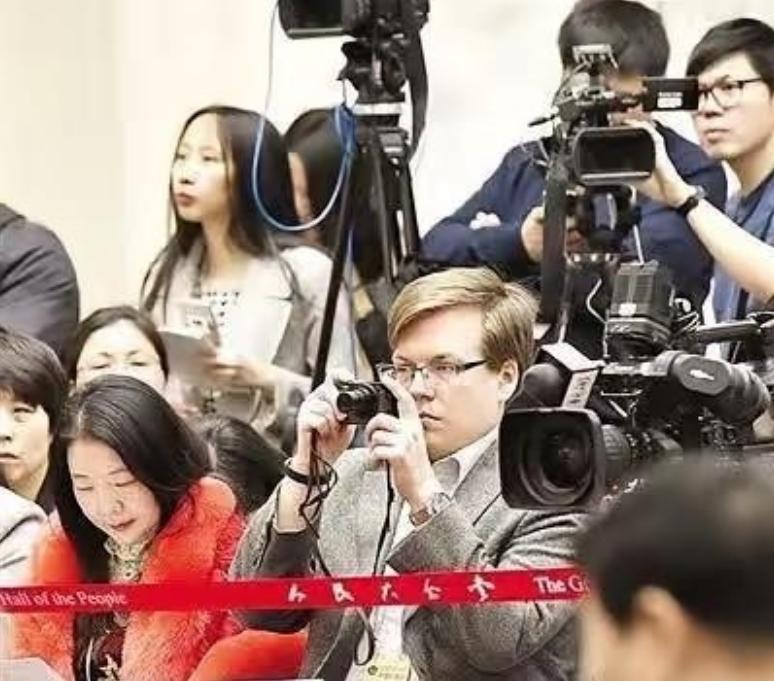 英国首相斯塔默“投喂”给了世界三句话！第一句：中国不是“正在崛起”，是“已经崛起