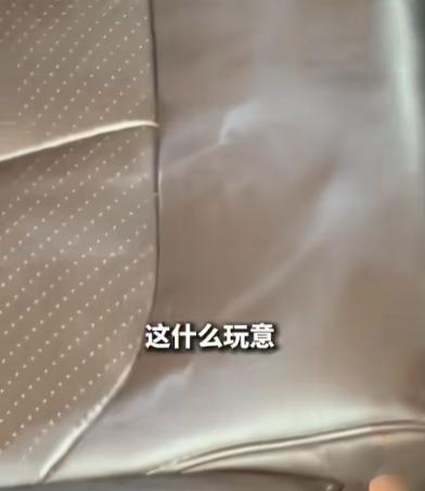 “太尴尬了！”7月4日，湖南长沙，一网约车司机接了个单，乘客是三名穿洛丽塔的女生