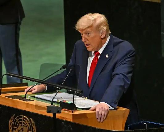 9月24日，特朗普在联合国大会上点名批评中国和印度，说两国买俄罗斯石油，就是乌克