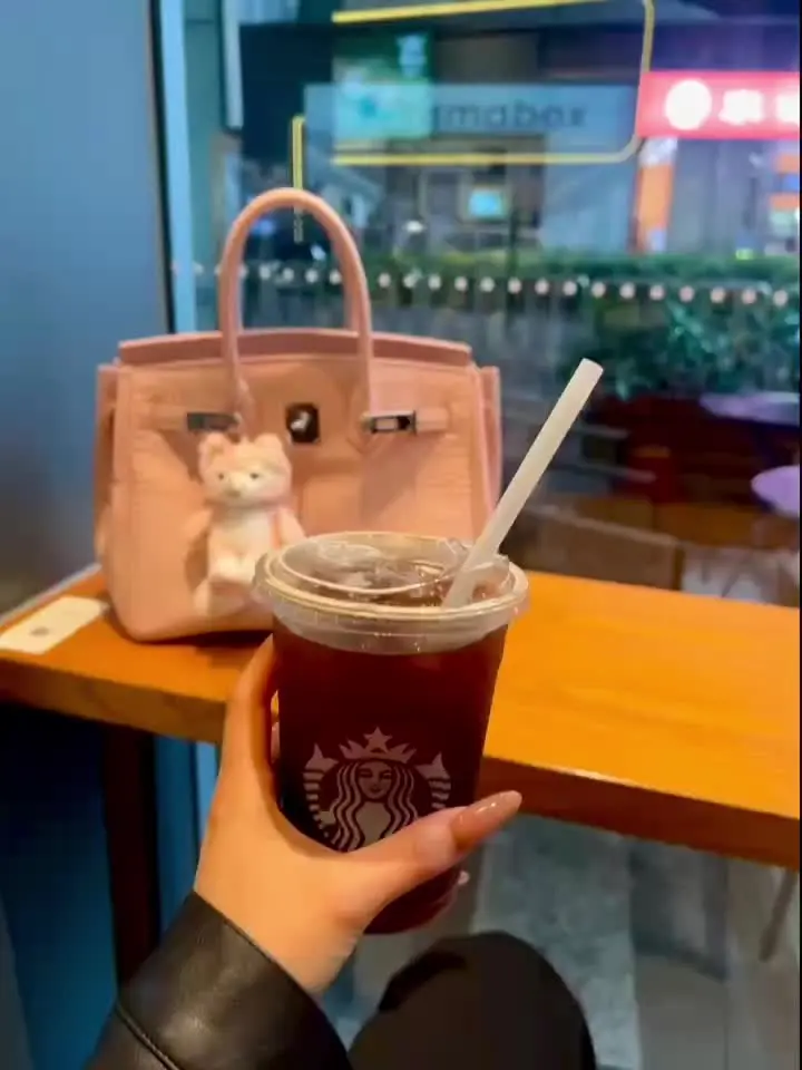 最后一杯 敬我当年不图你什么 只图你对我好的勇气。