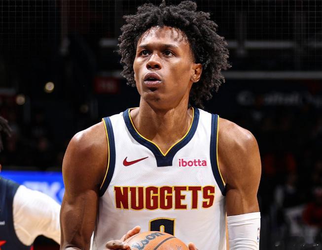 骑士掘金快船三方交易NBA休赛期重磅交易落地，骑士、掘金、快船完成三方先签后换大