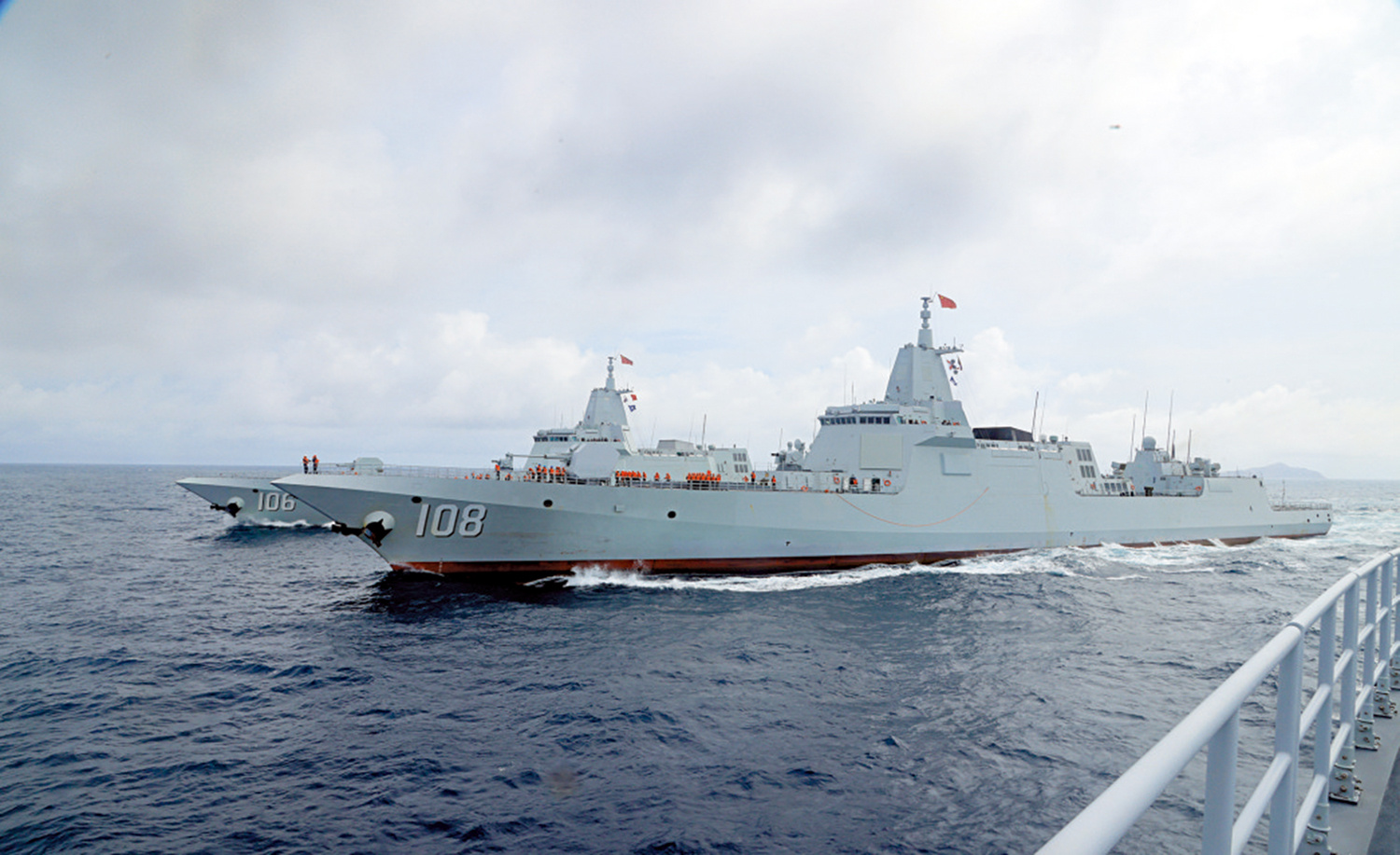 近日外交部记者会上，有记者就澳大利亚方面监测到中国海军舰队活动并推测其可能前往澳