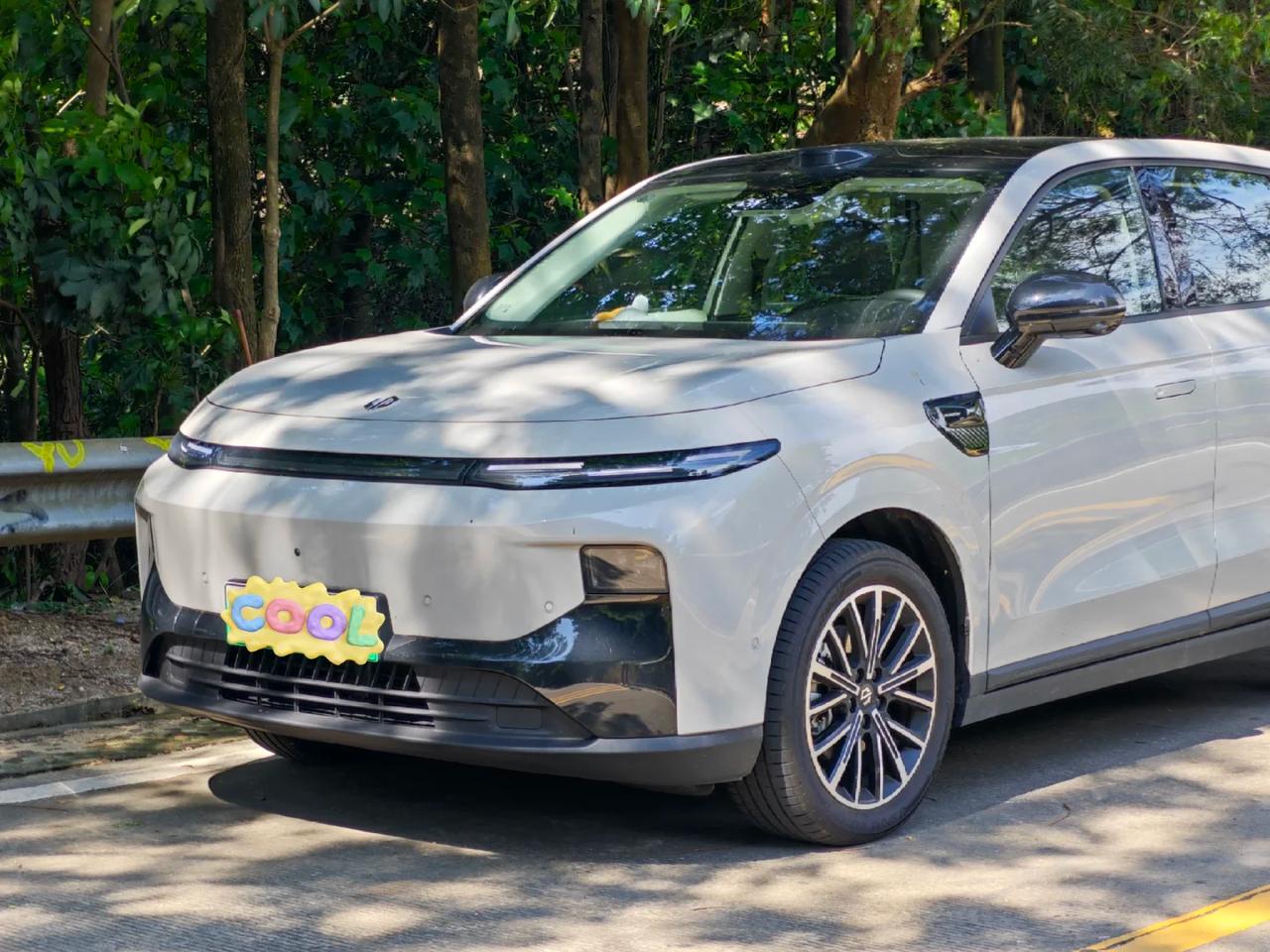 想换辆12万左右的纯电SUV，元PLUS是绕不过去的选项，但看完零跑B10之后，