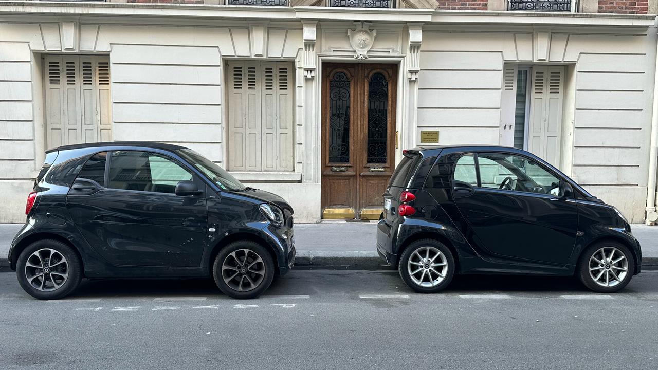 法国街上：90%燃油车
90%燃油车里：80%法系车
微型车、mini、coup