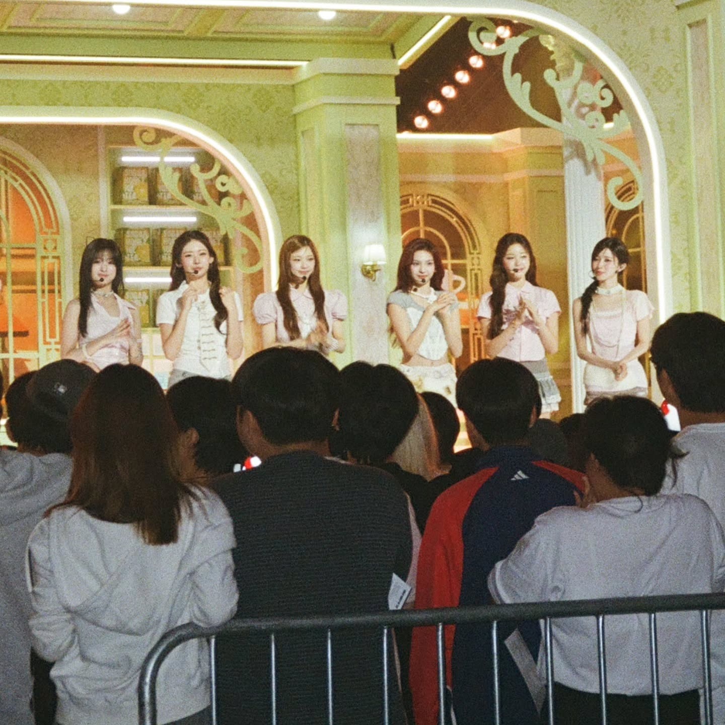 音乐中心PD拍的BABYMONSTER 