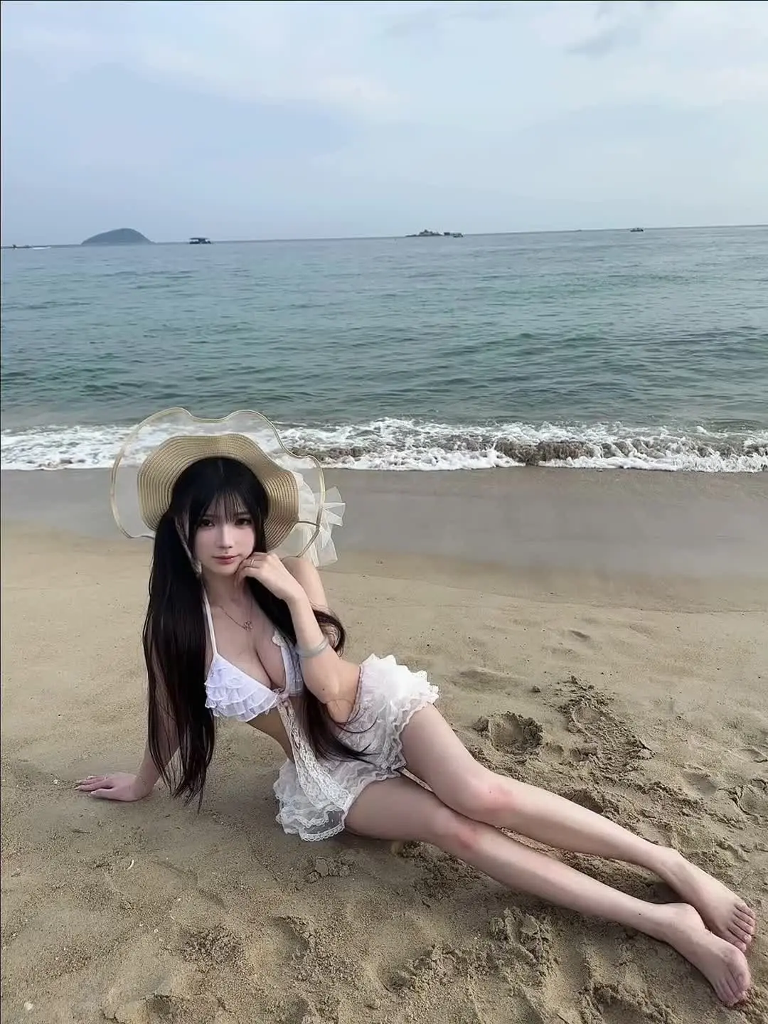 我抛了个硬币 闭眼许愿 反 正都会幸福