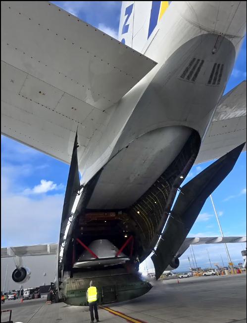 乌克兰的安东诺夫 An-124 运输机刚刚完成了一次横跨全球的飞行任务，将 Ro