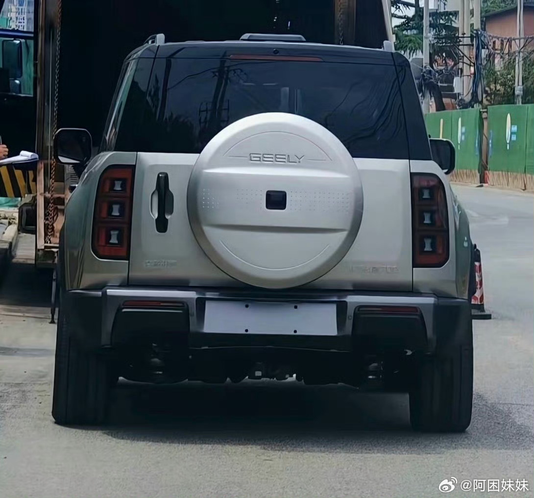 吉利银河战舰实车曝光，这直接对标就是方程豹钛7了，不过现在方盒子造型太多了，你不