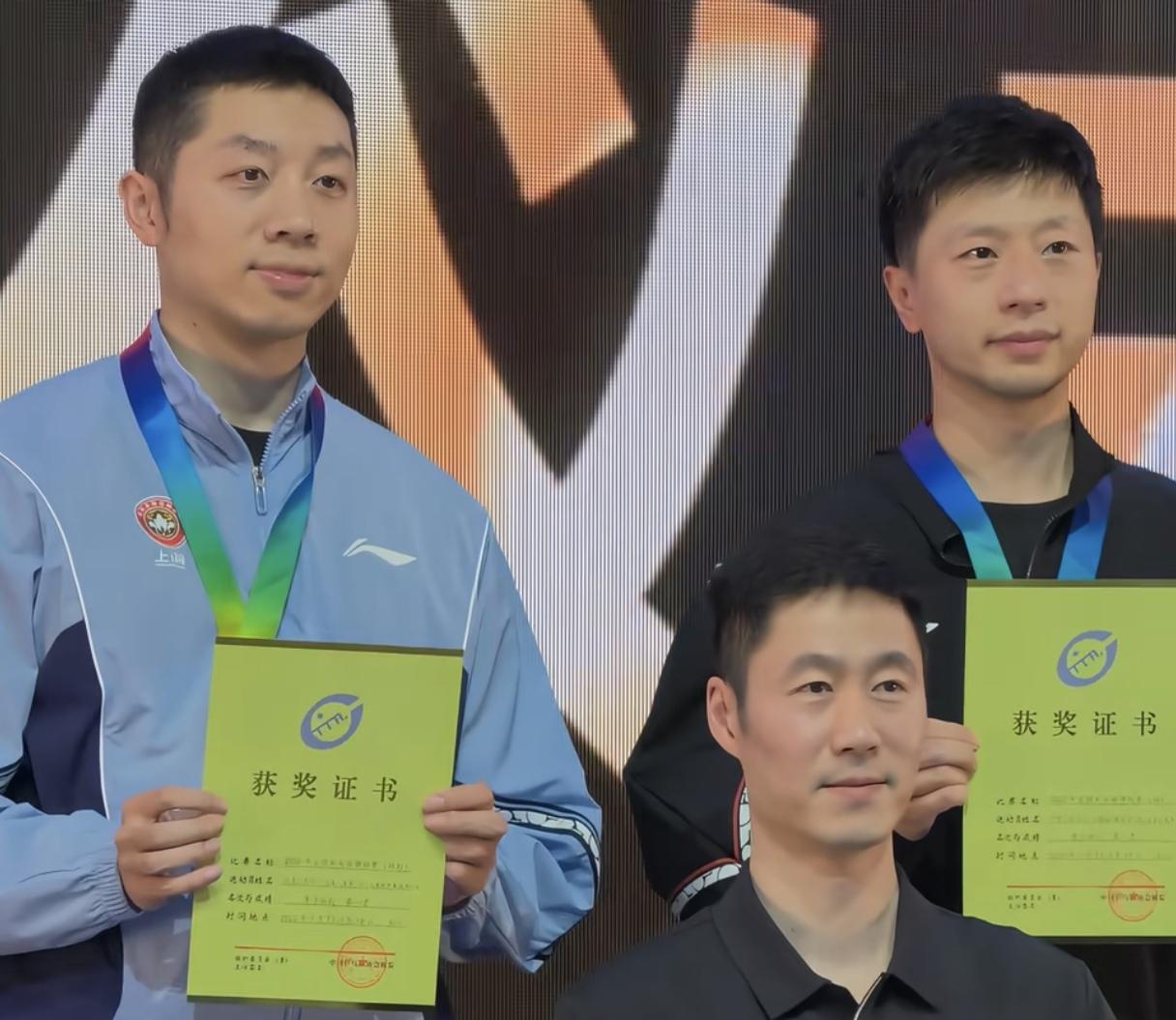 马龙许昕夺冠，
其实侧面的说明了，囯乒的梯队建设其实还是相当不错的

虽然在役选