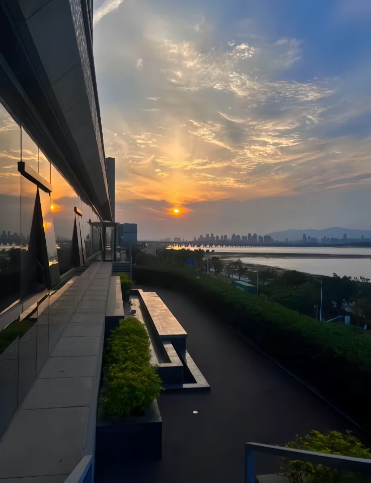 决定交易路上能走多远的，从来不是一时的好运，而是长久的自律和日复一日的深耕。交易