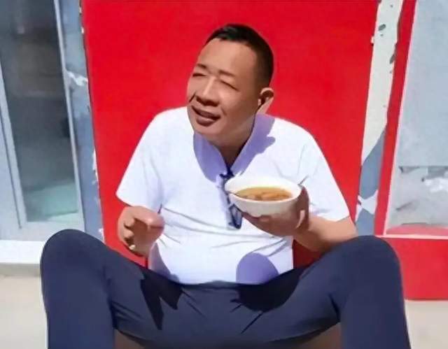 于东来发文建议制度支持消费入座，一场商业空间边界的讨论被点燃