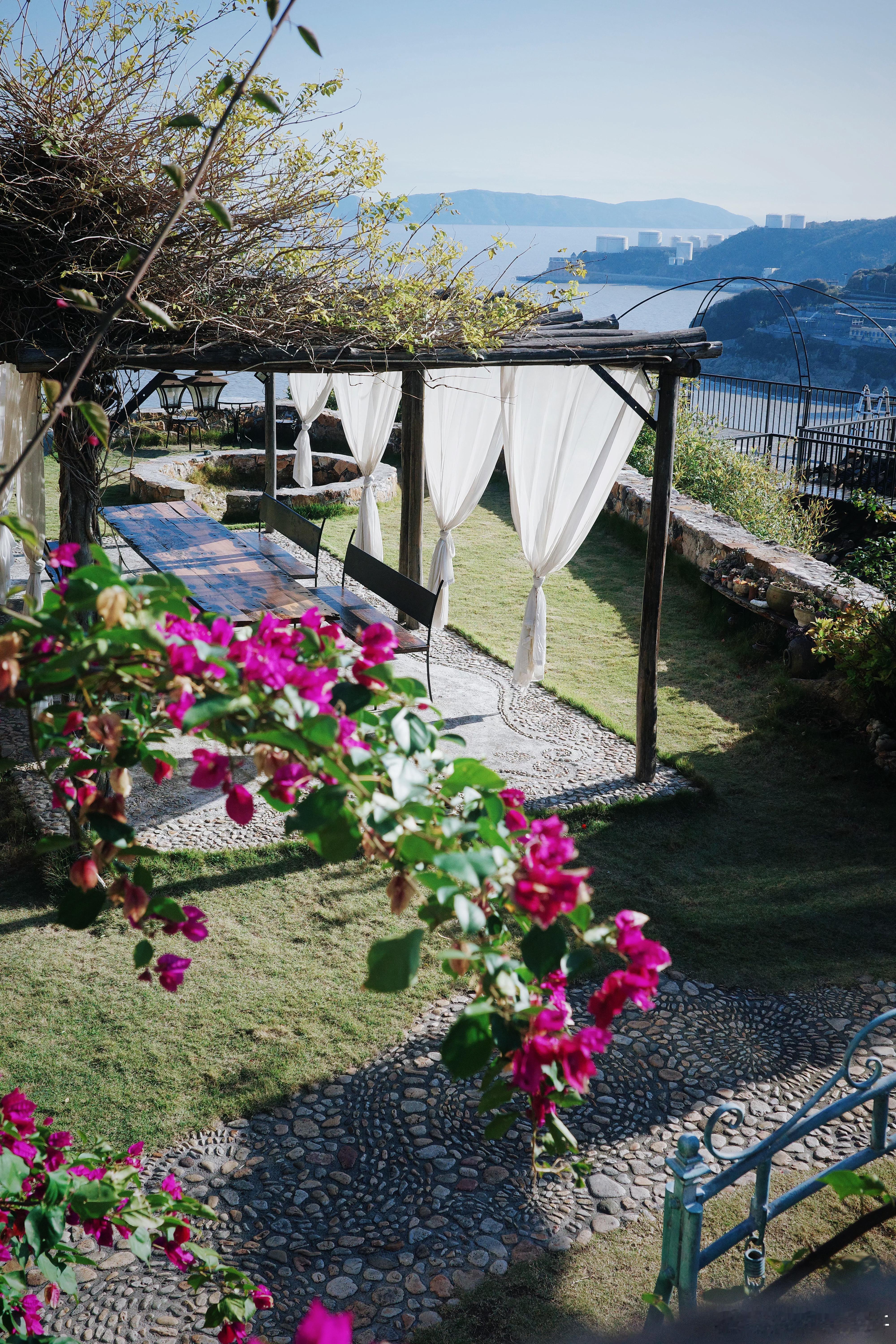 在山海之间度过了无比chill的两天。攻略和vlog，等我～ 