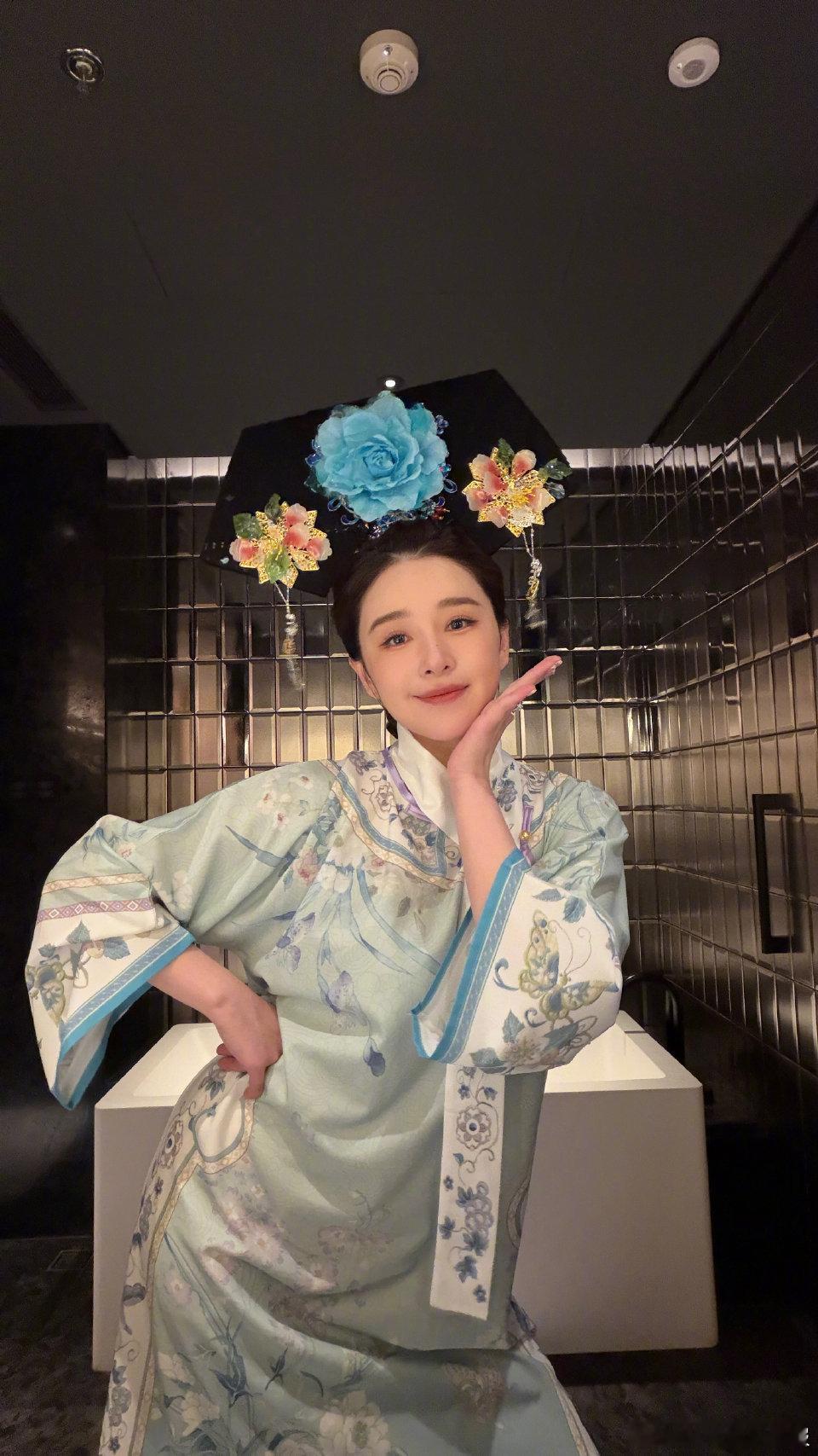 阚清子人胖了干啥都心酸 阚清子把筷子p歪了 被阚清子的真实戳中！大方承认美颜失误