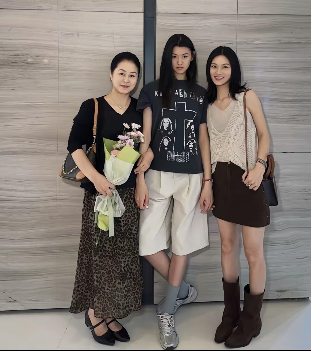 你敢相信这是女儿、妈妈、外婆三代人吗？ 
