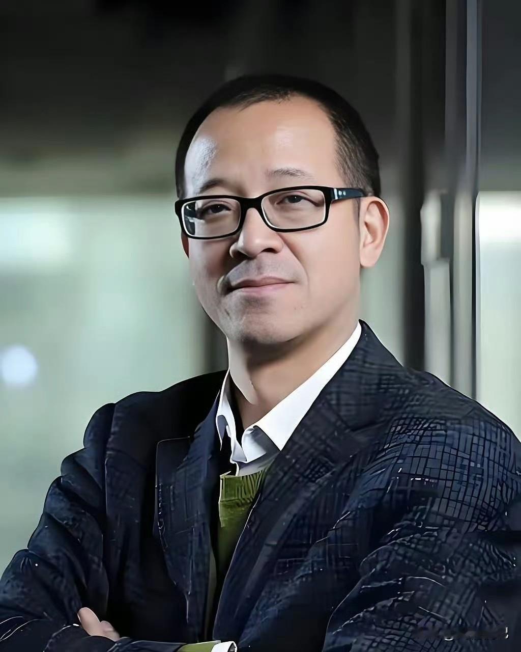 俞敏洪说：“你别看那些八面玲珑、见人说人话见鬼说鬼话、特别能‘来事’的人，觉得他