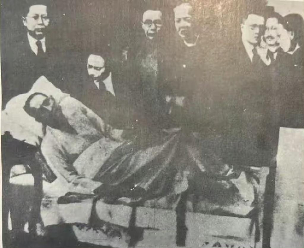 1925年，弥留之际的孙中山先生。