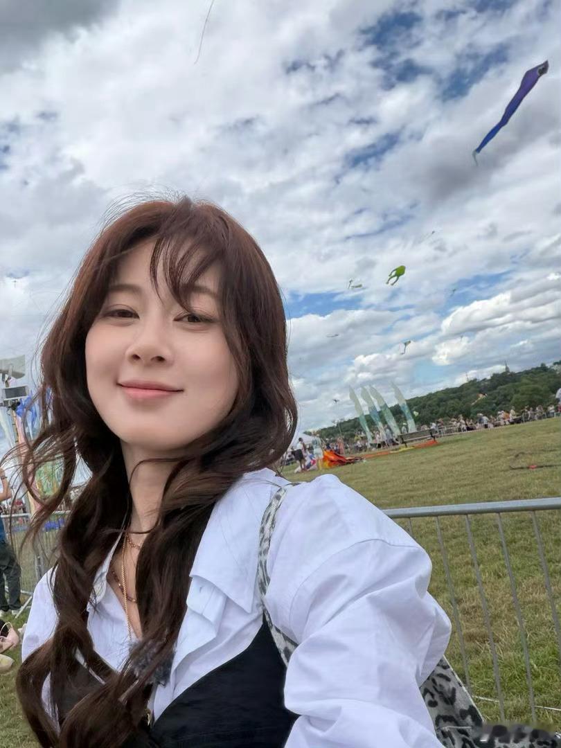 赵昭仪古早美女感赵昭仪伦敦放风筝plog解锁赵昭仪的伦敦休闲时刻！工作室放出放风