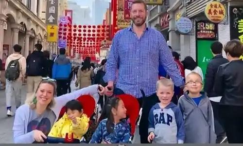 震惊！刚穿汉服游杭州，回美8天就被养父一枪毙命：两家中国女孩的“家”，咋就成了坟