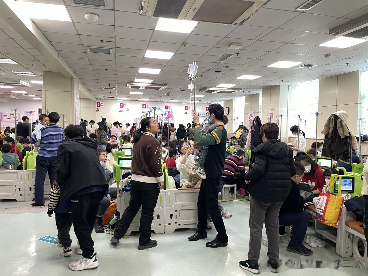 孩子反反复复咳嗽，不见好，也吃不进饭去，用再多抗生素也白搭！
 
最近门诊上咳嗽