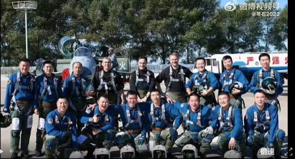 这些图都是外国人自己发的。不泄密哈
从好多年前，这些白人教员就在中国飞上了歼教9
