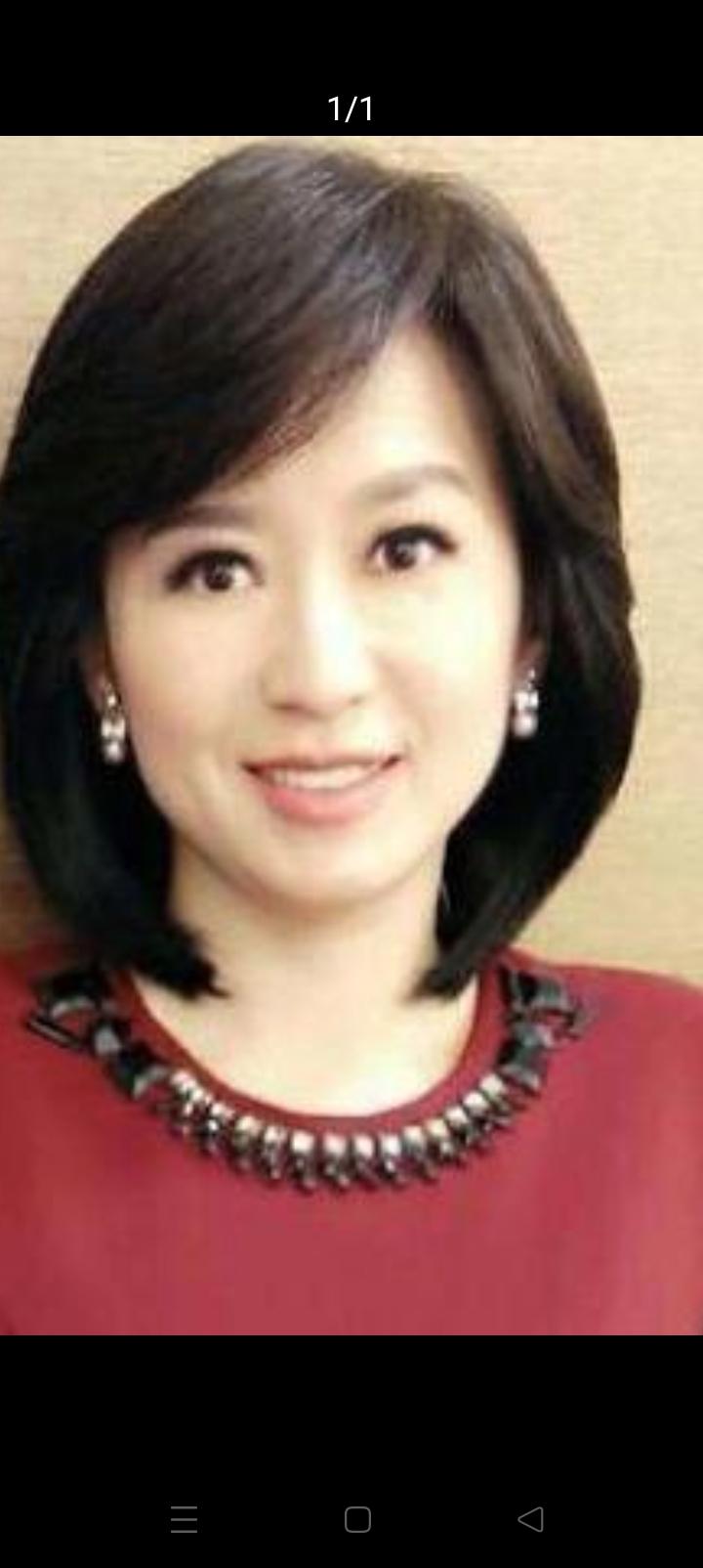 67岁的赖岳谦娶到一个漂亮能干老婆，年轻12岁的周玉琴风姿绰约。
她不但是台湾中