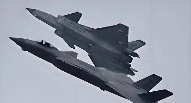 全球都被中国震动了，外媒披露，中国正加速扩充歼-20、歼-35两型五代隐身战机产