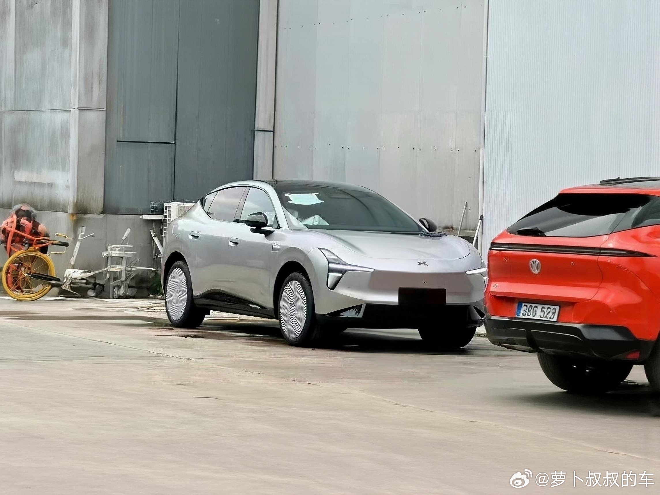 小鹏MONA的第二款车型，也是首款SUV车型正式曝光，这外观看着有小鹏初代车型G