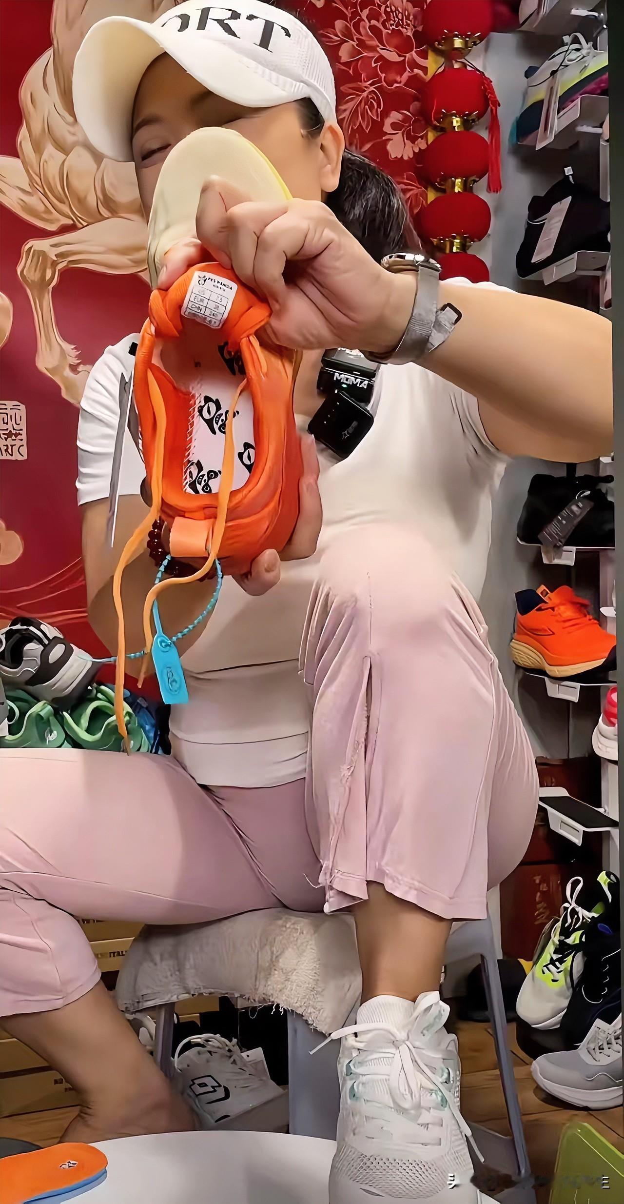 直播席卷而来，各行各业都竞相直播[我想静静][我想静静][我想静静]