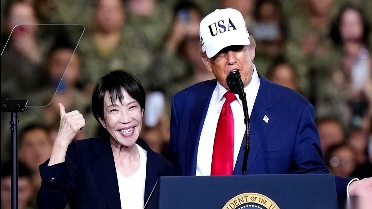 所有人都以为，她上台第一件事，是朝我们这边龇牙。
结果镜头一转，人家拎着刀，悄悄