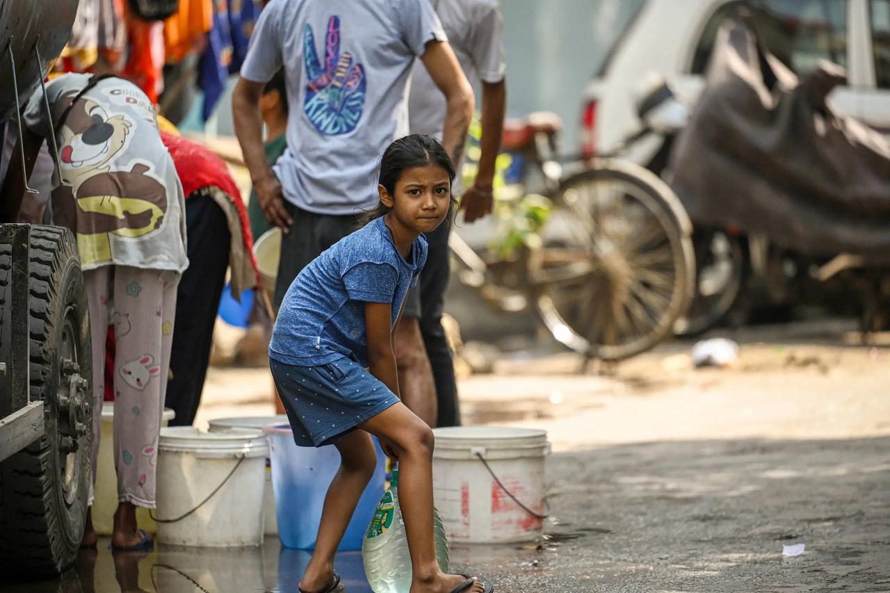 今夏印度遭遇毁灭性极端热浪，多地气温突破45℃，酷热席卷全国、民生告急。权威科研