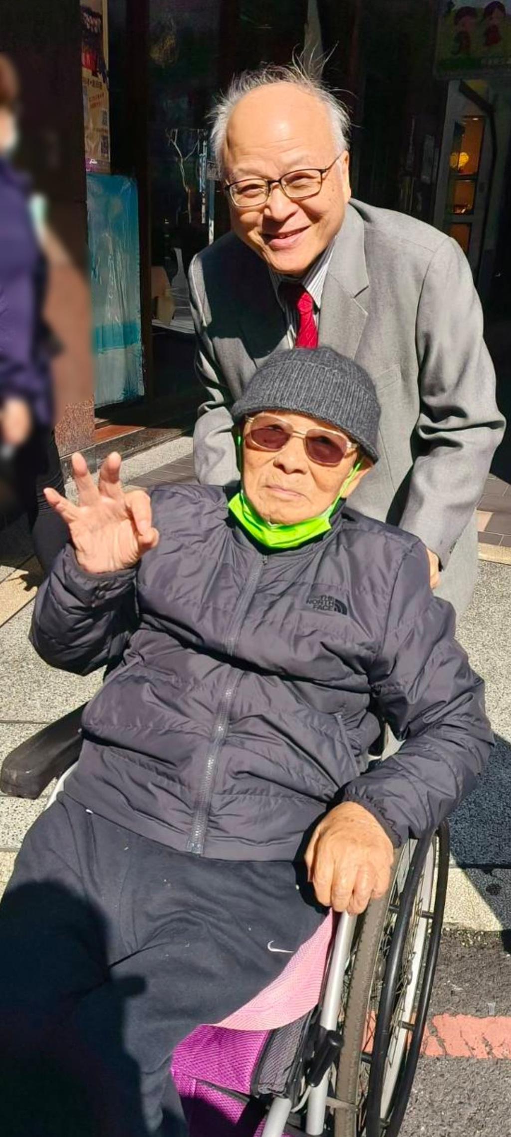 “绝对没有对不起身为中国人！”曾以笔名“范兰钦”痛批“台独”、“台岛是鬼岛”而被