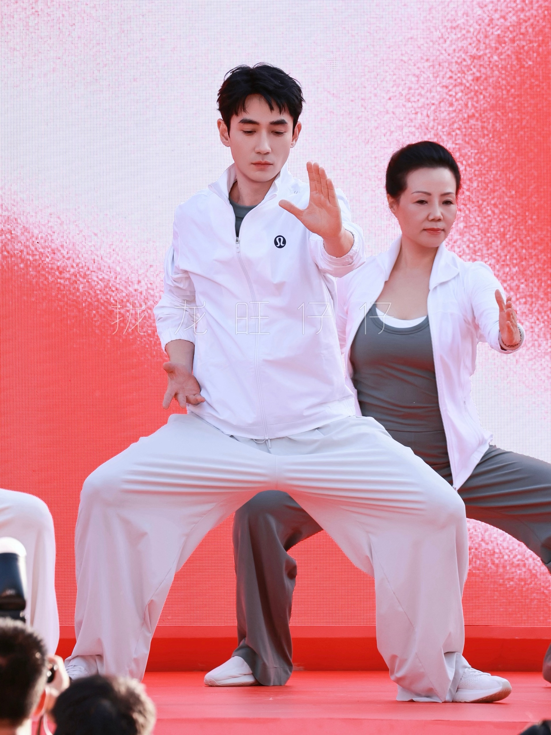 亮相lululemon北京长城活动，置身山河之间，一呼一吸都满是鲜活生命力。这也