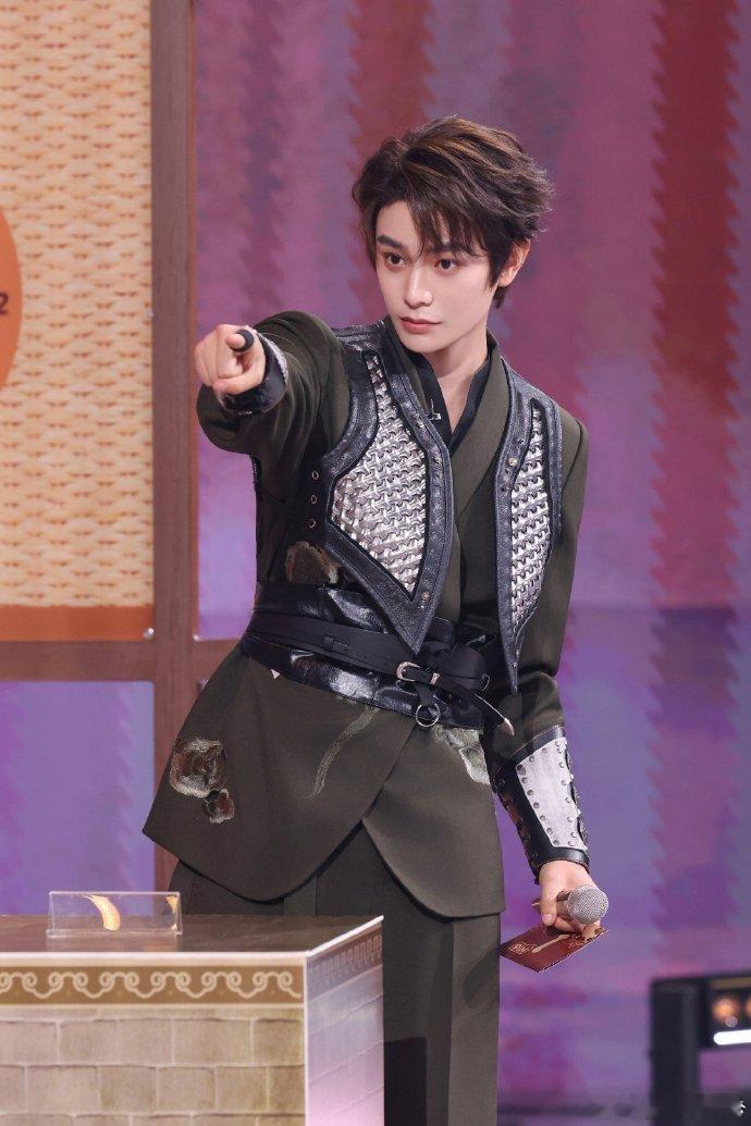 你好星期六全员比武 三重快乐叠加！全员比武稳准狠，锅盖挑战高能连连，答题赛笑点密