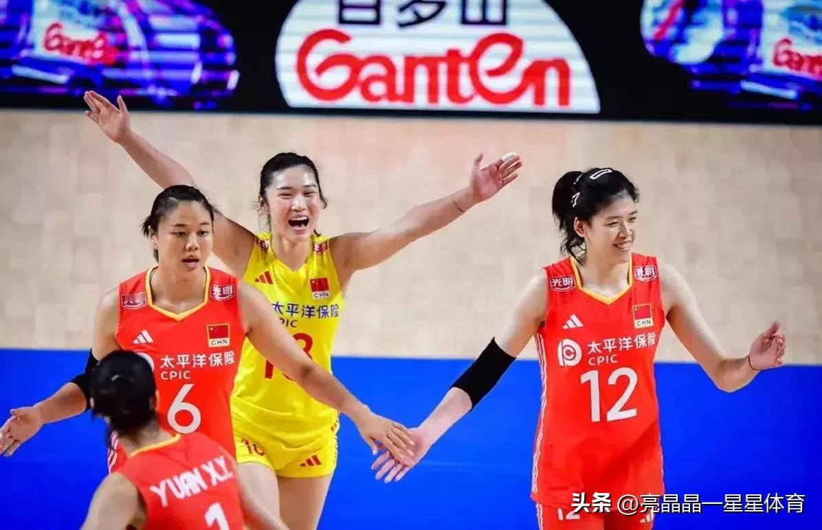 随着美国女排3-0日本！总决赛最后一席正式诞生，总决赛8支球队如下[玫瑰]

1