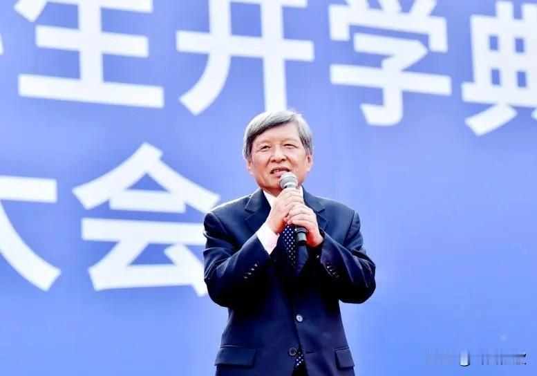 近期，福耀科技大学校长王树国陷入学术争议：有人实名举报其多年前合作论文存在引用不