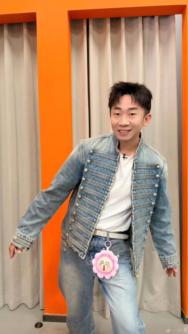 杨迪锤娜丽莎再聊要上后会友期了当杨迪锤娜丽莎两个火向聚在一起时杨迪锤娜丽莎同框像