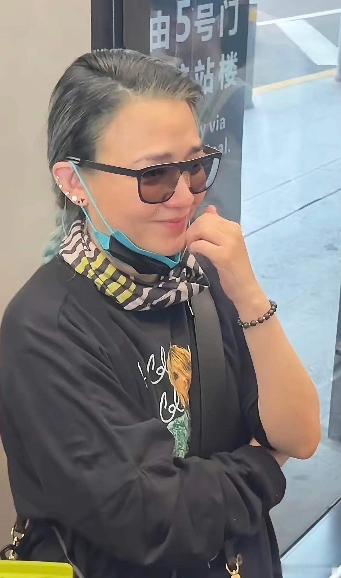 又见范晓萱，从小美到老，风格依然没变，还记得第一盘盗版磁带就是她了 魔力esp 
