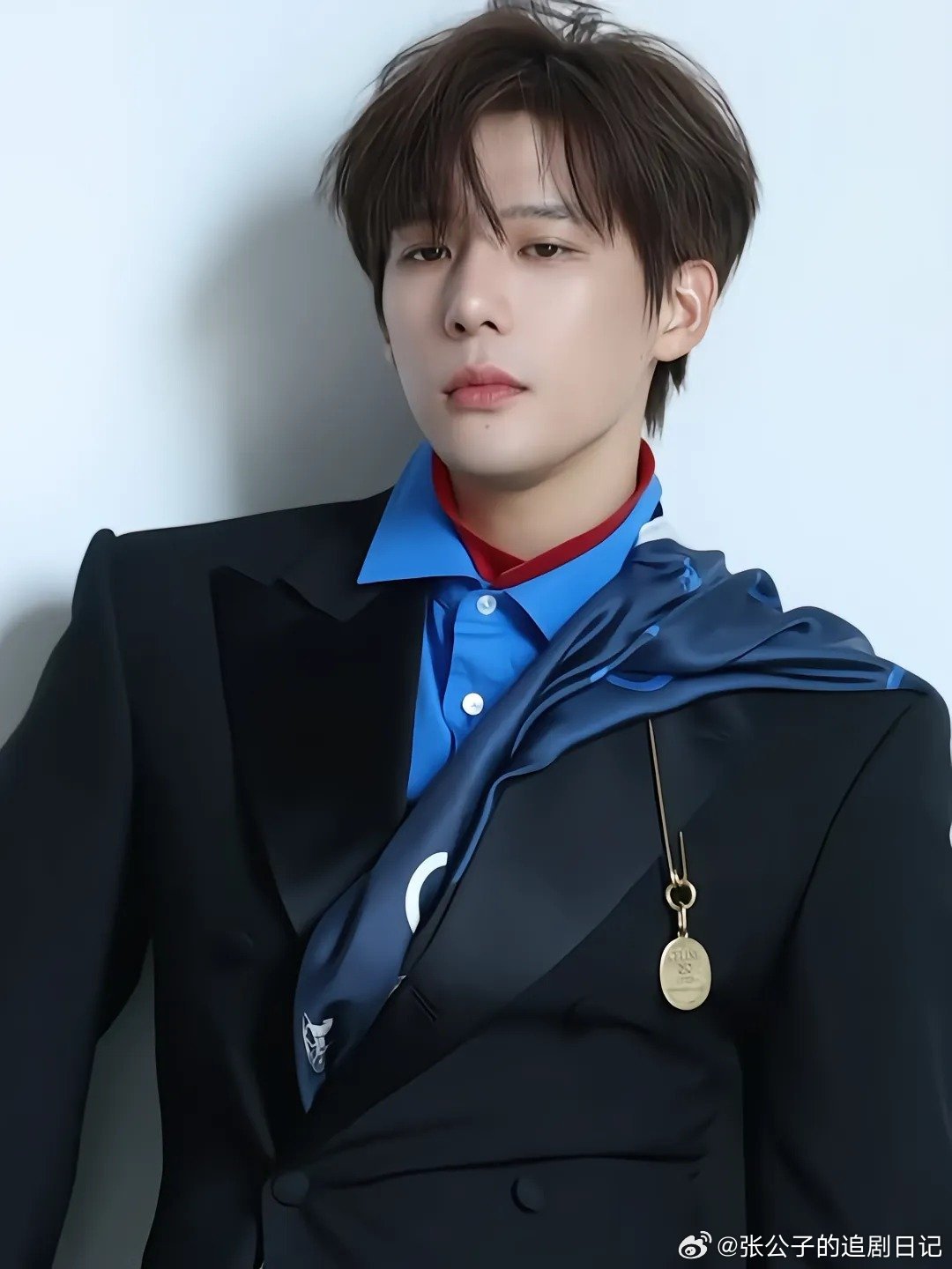 王安宇忧郁是一种天赋王安宇洗把脸就来拍杂志了王安宇是真不把大家当外人！洗把脸就来