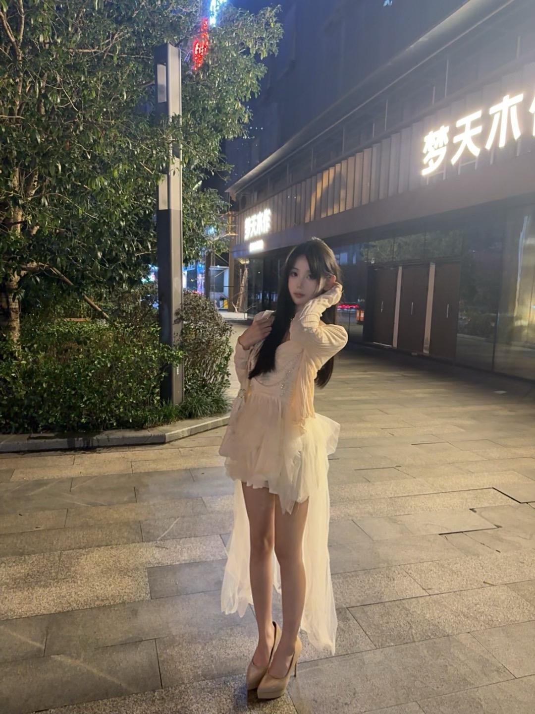 休恋逝水 ，如鲠在喉