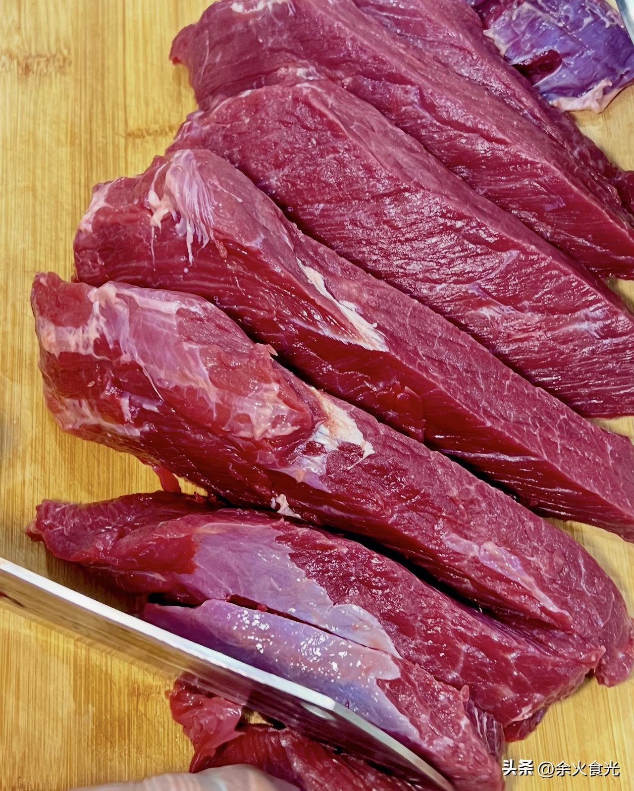 都说牛肉比猪肉更健康？别再被固有认知误导了！
 
不知道大家是不是和我以前一样，