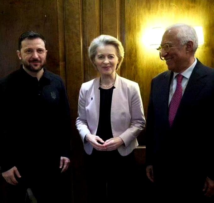 泽连斯基说，乌克兰期盼能在2027年加入欧盟。
冯德莱恩说，理解乌克兰的迫切心情