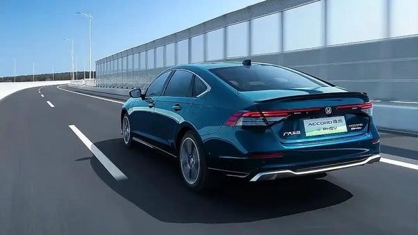 广汽本田为庆祝雅阁上市50周年，推出老客户复购专属政策：雅阁e:PHEV仅需13