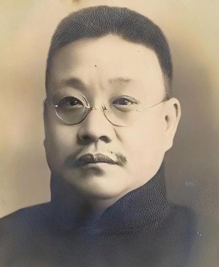 谭延闿大家都听说过，他是科举史上最后一位会元，中二甲三十五名进士，又是妥妥的翰林