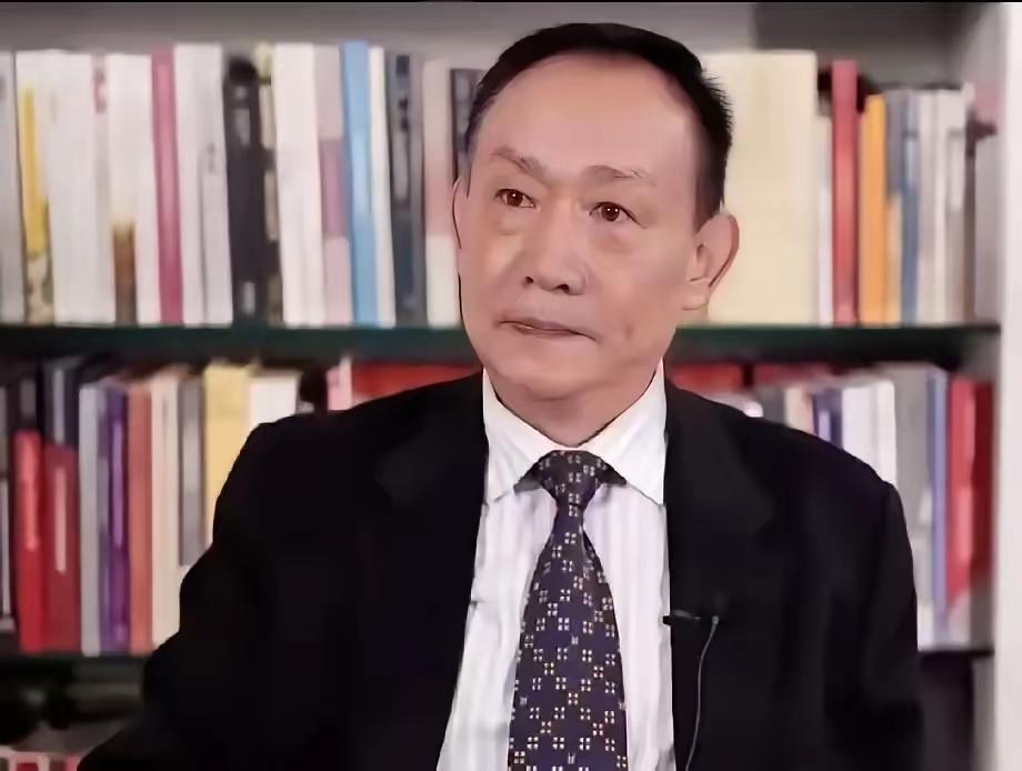 卢麒元这次是真急了。

他站出来，指着一些人的鼻子吼：“有些人喝了两天洋墨水，回