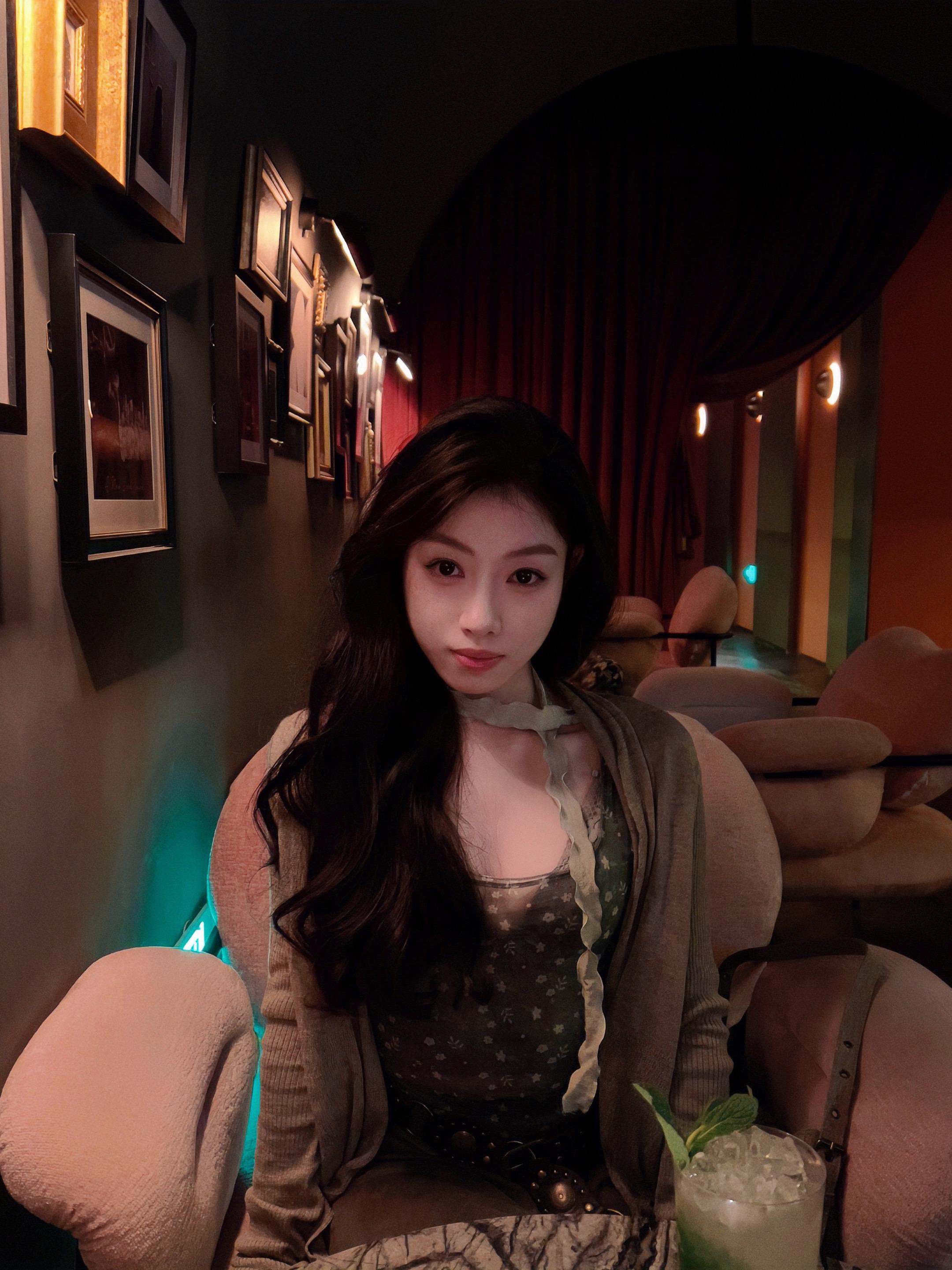 只要我不高兴 立马甩脸 没有装高兴的义务 你也没有让我装高兴的筹码