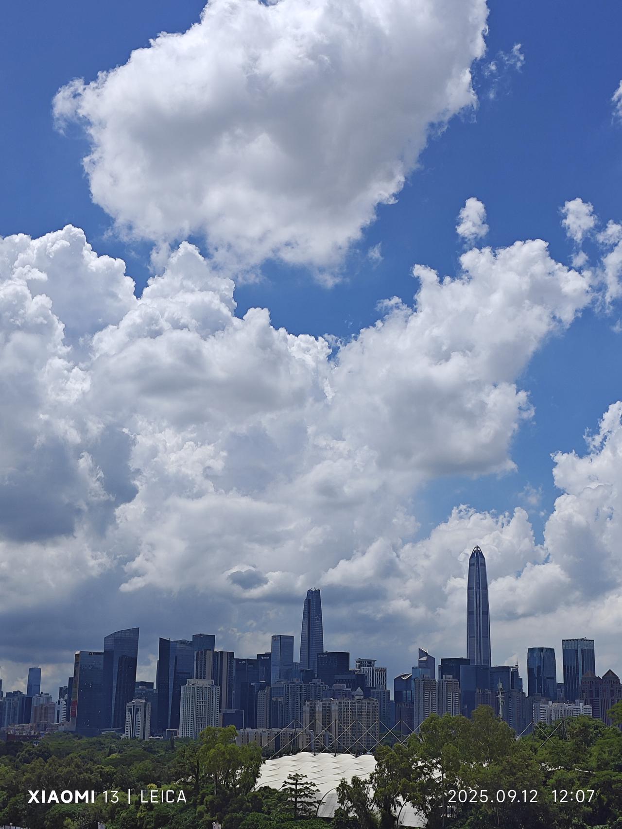 2025年9月12号，深圳的天空，纯原生态，没有任何后期的色彩处理，就这么帅！